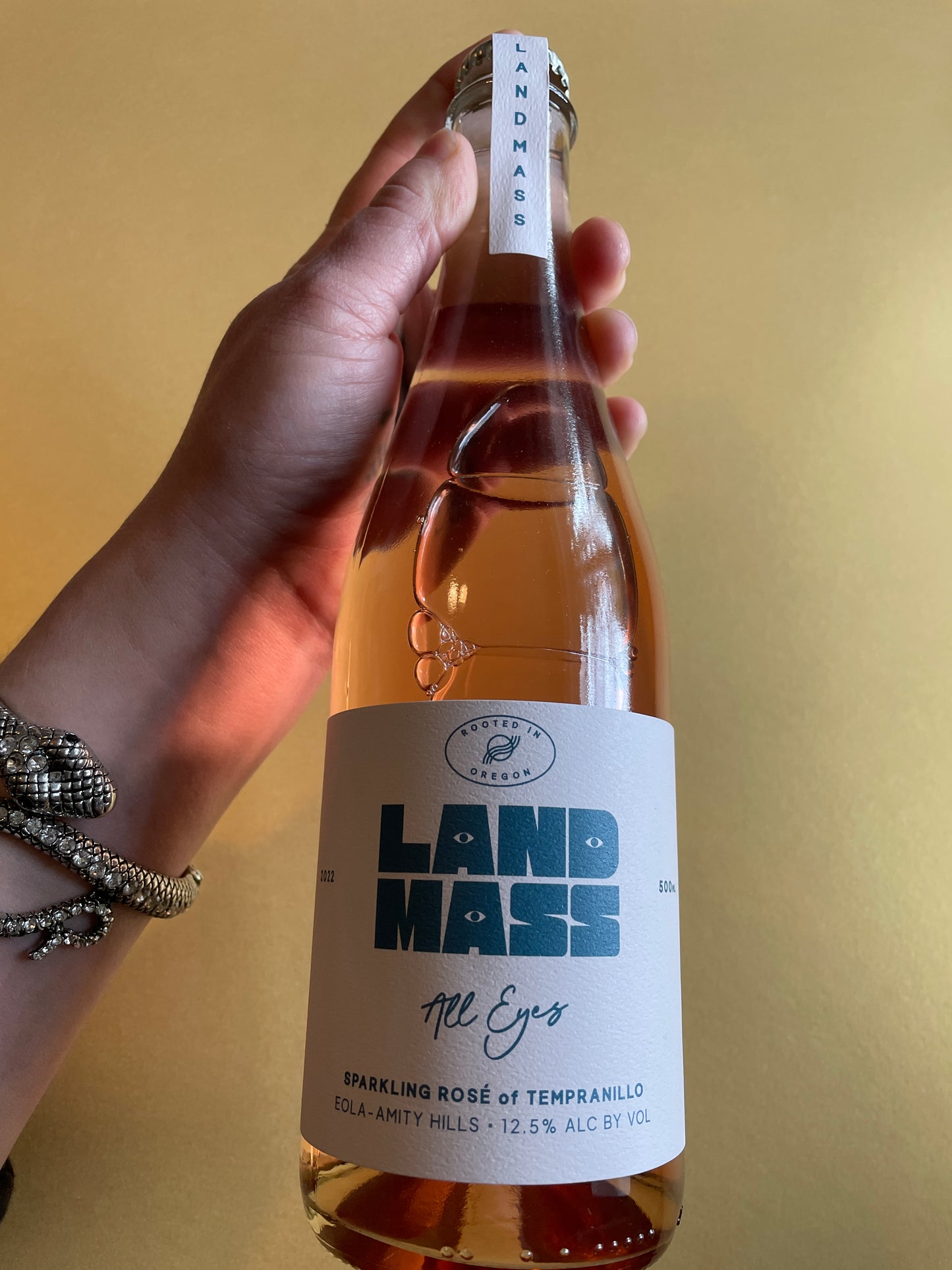 Landmass All Eyes sparkling rosé of tempranillo 2022 (500 ml)
